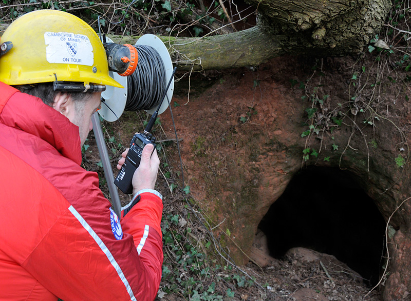 Guide wire radio using a CB handset (Kelvin Lake)