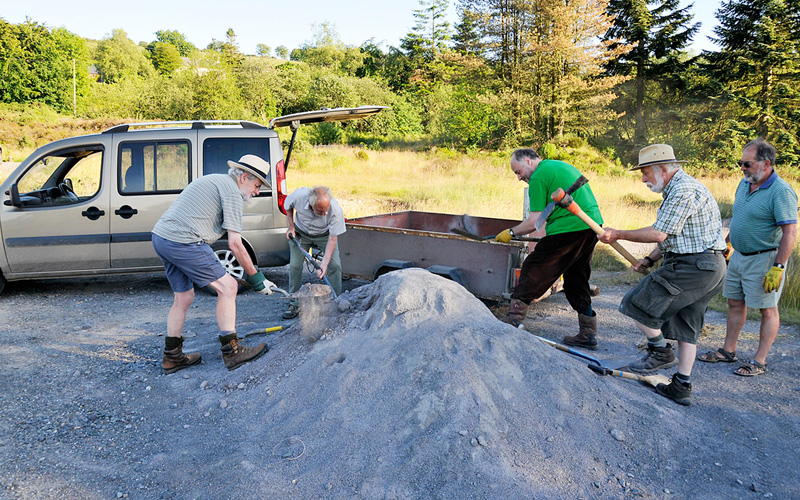 Attacking the heap of grit on the Bog car park
