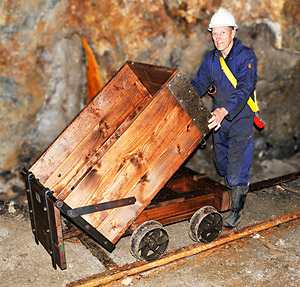 Barry Ellis with the truck in the 'tipped' position (Kelvin Lake - I.A.Recordings)