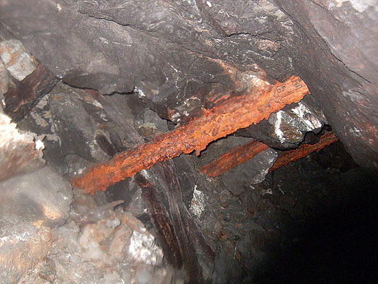 Rail Stemples, &copy; Andy Kennelly